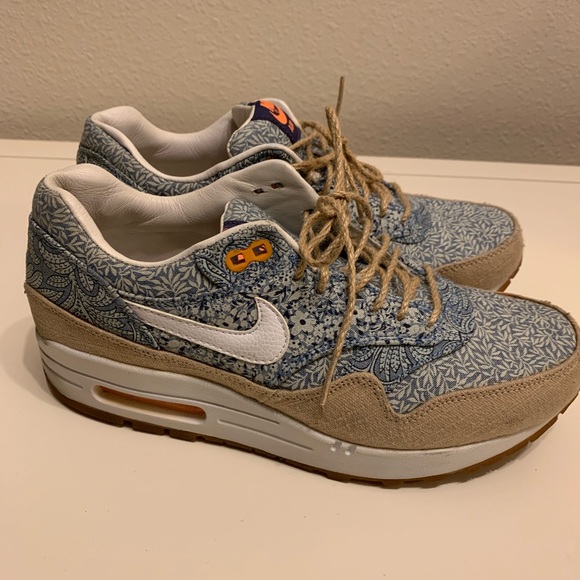Nike Shoes - Nike Air max 1